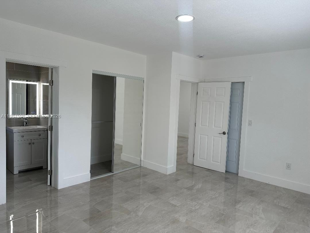 7115 Rue Granville #C - Photo 6 of 14