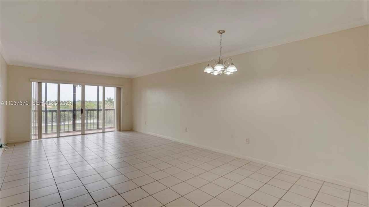 10155 Nw 9th Street Cir #4-401 - Photo 5 of 34