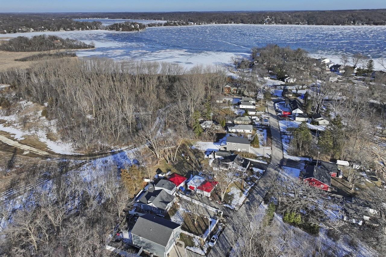 1342 Lucille Ave - Photo 3 of 25