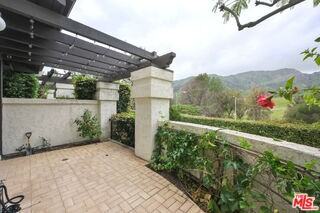 1486 Palisades Dr - Photo 3 of 8