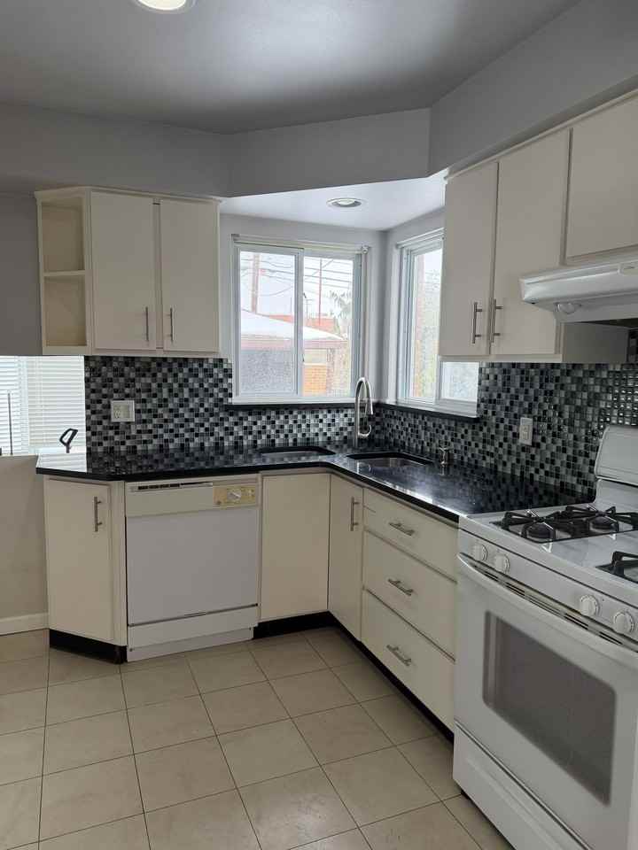 33042 Slocum Dr - Photo 6 of 8