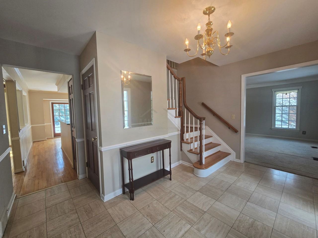 33811 Hunters Pointe Rd - Photo 2 of 8