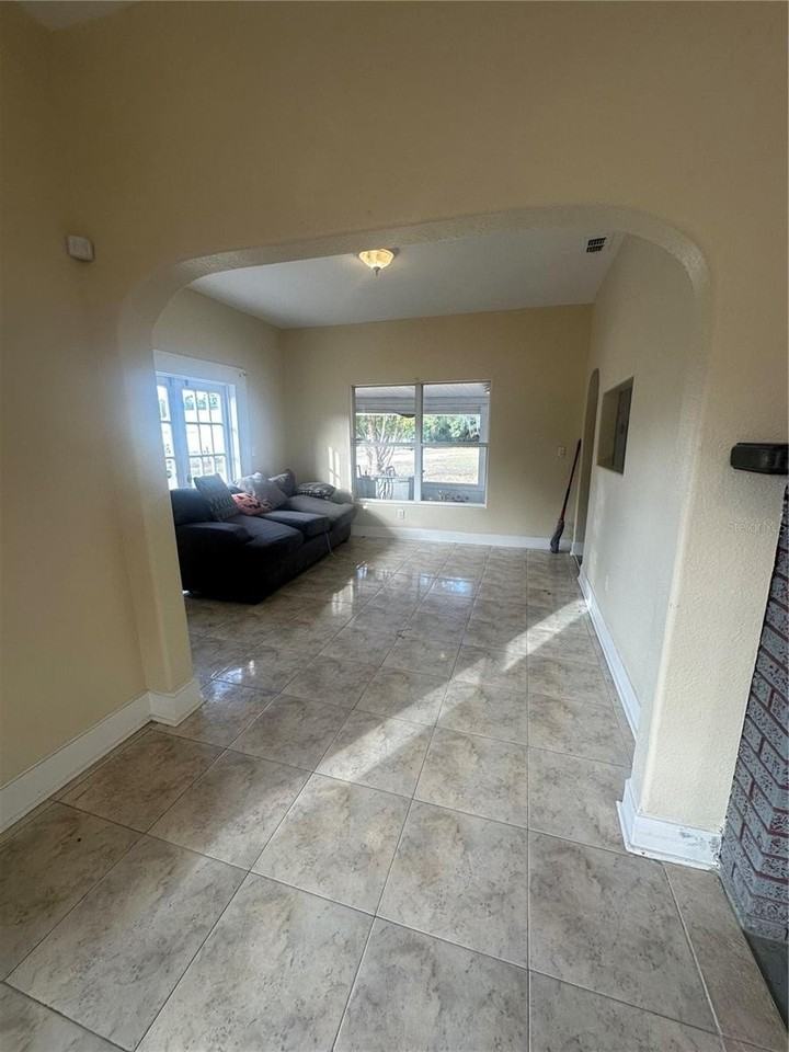 738 N Dean Rd - Photo 5 of 11