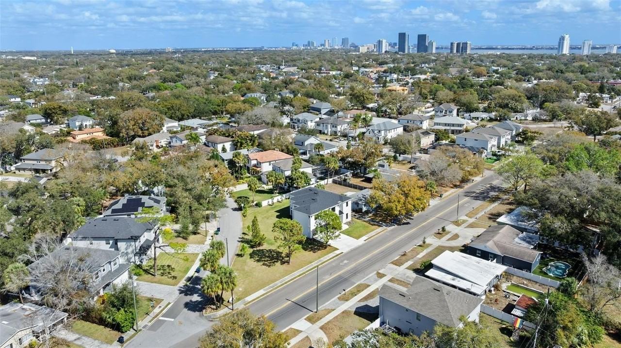 4009 W Euclid Ave - Photo 3 of 50