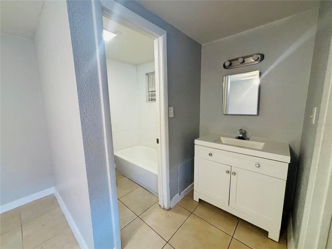 1310I Lexington Ct - Photo 5 of 6