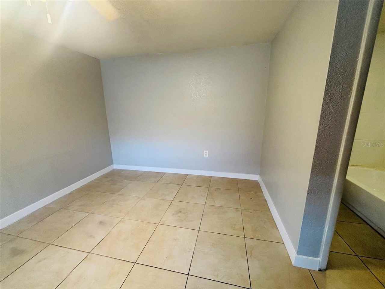 1310I Lexington Ct - Photo 6 of 6