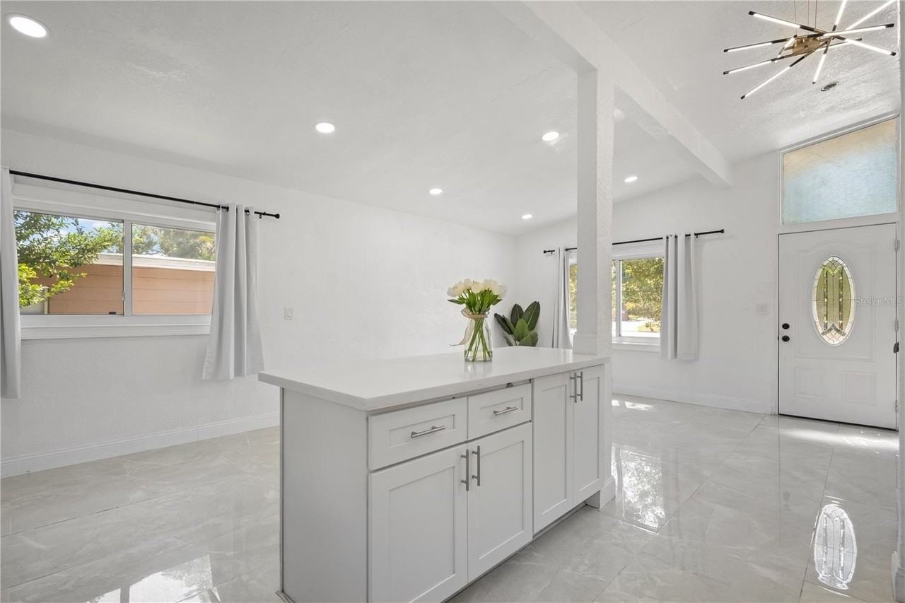 5115 16th St N - Photo 5 of 23