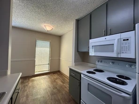 Near Everything, All Amenities!  1616 Q Street, Camellia Court Apartments - Photo 3 of 27