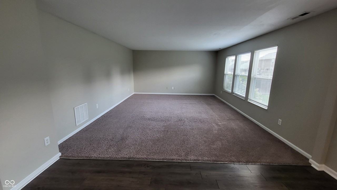 2536 Autumn Rd - Photo 3 of 19