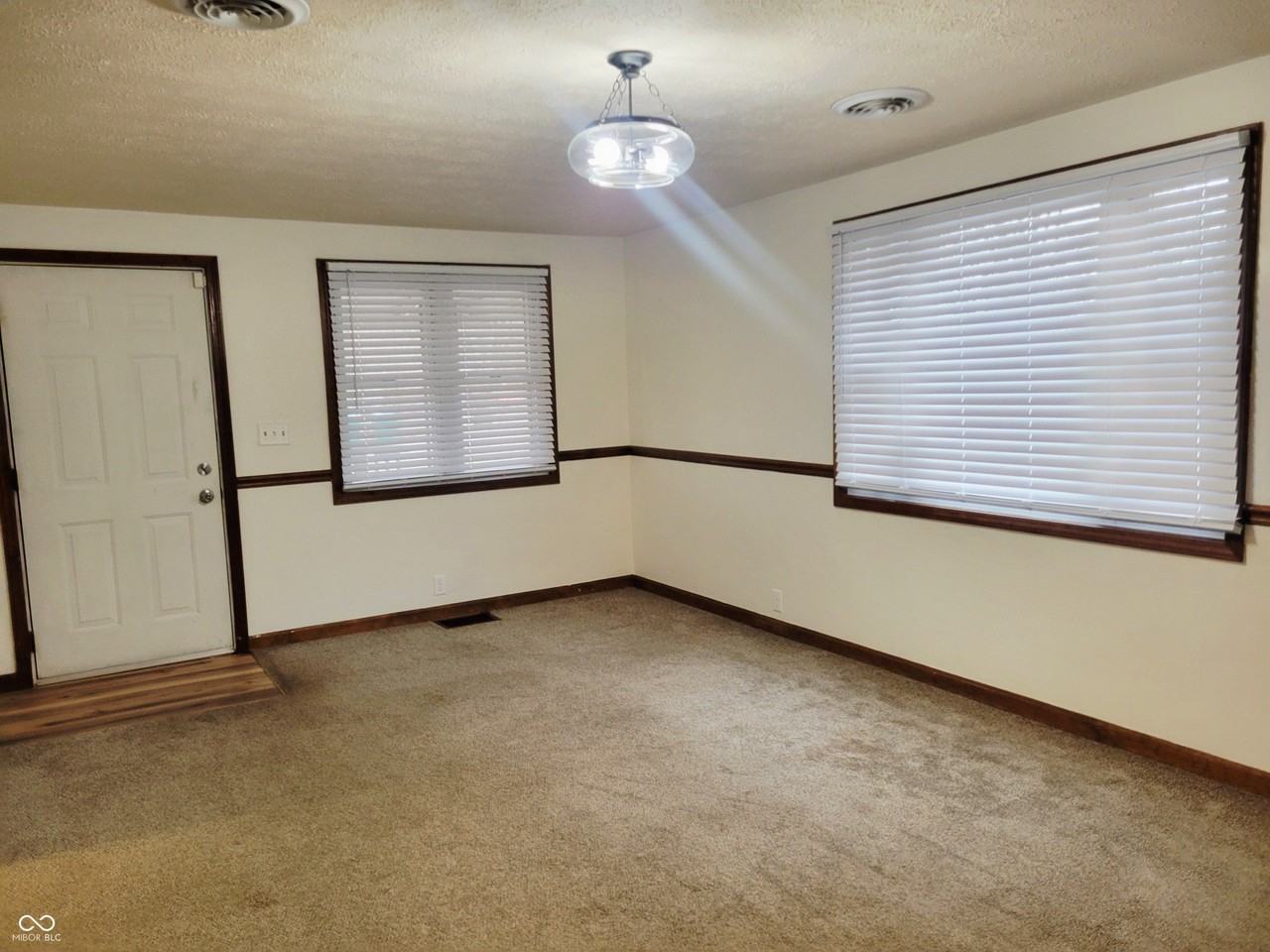 3425 Campbell St - Photo 2 of 15