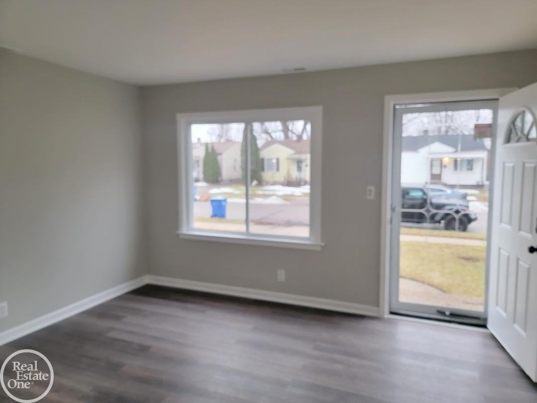 11319 Studebaker Ave - Photo 3 of 12