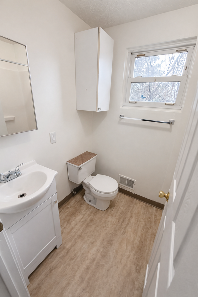 2314 Broadway Avenue #2 - Photo 4 of 5