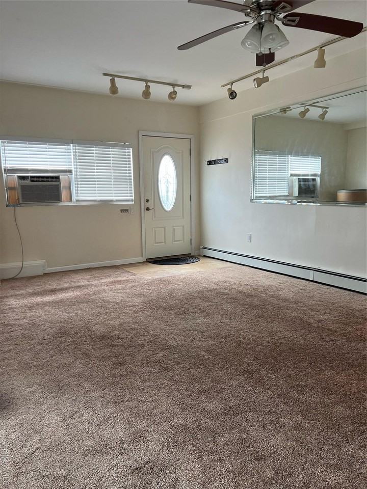 65 Gateway Dr - Photo 3 of 22