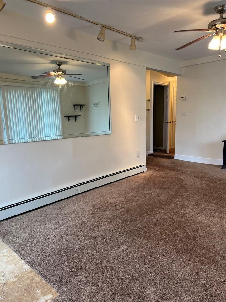 65 Gateway Dr - Photo 5 of 22