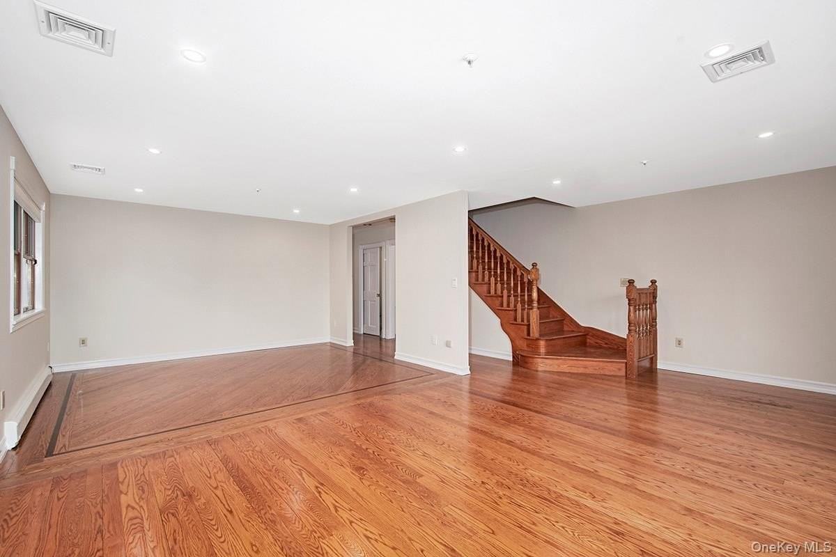 228 Lincoln Ave E Unit 226 #226 - Photo 7 of 21