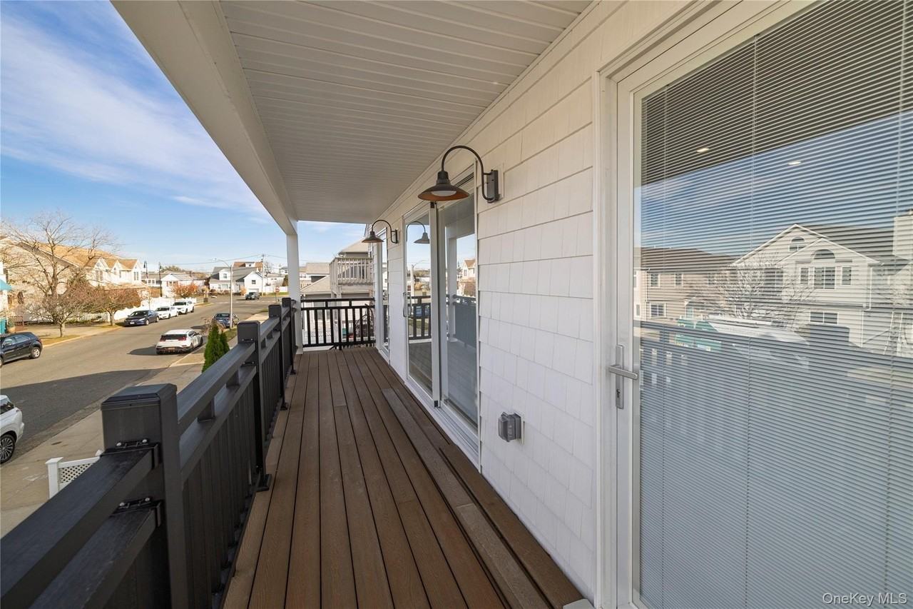 550 E Harrison St - Photo 6 of 23