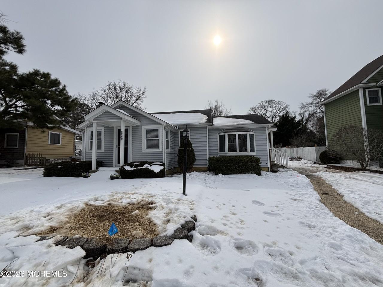 507 Riverside Dr S - Photo 2 of 17