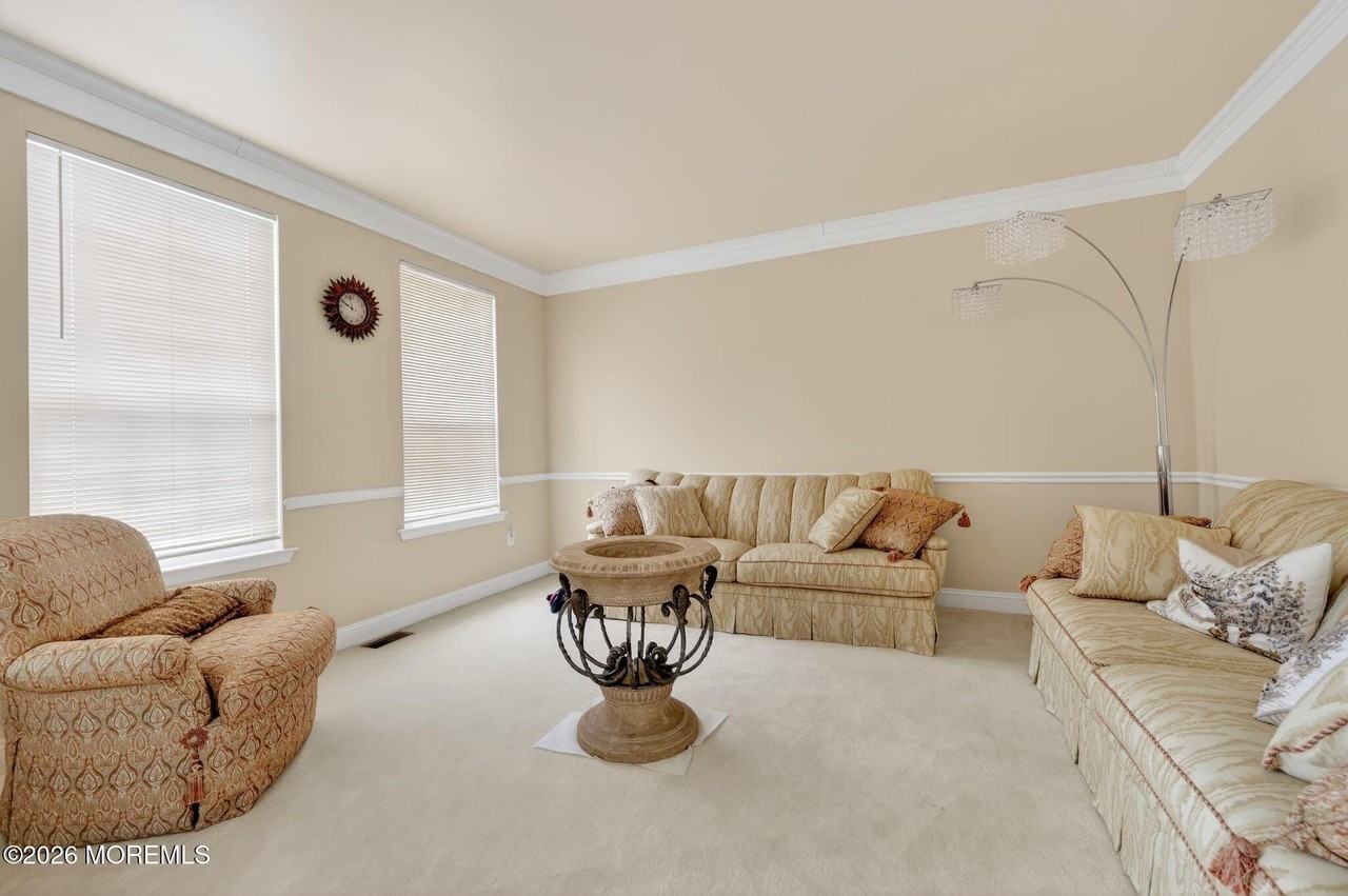 153 Sandra Way - Photo 2 of 29