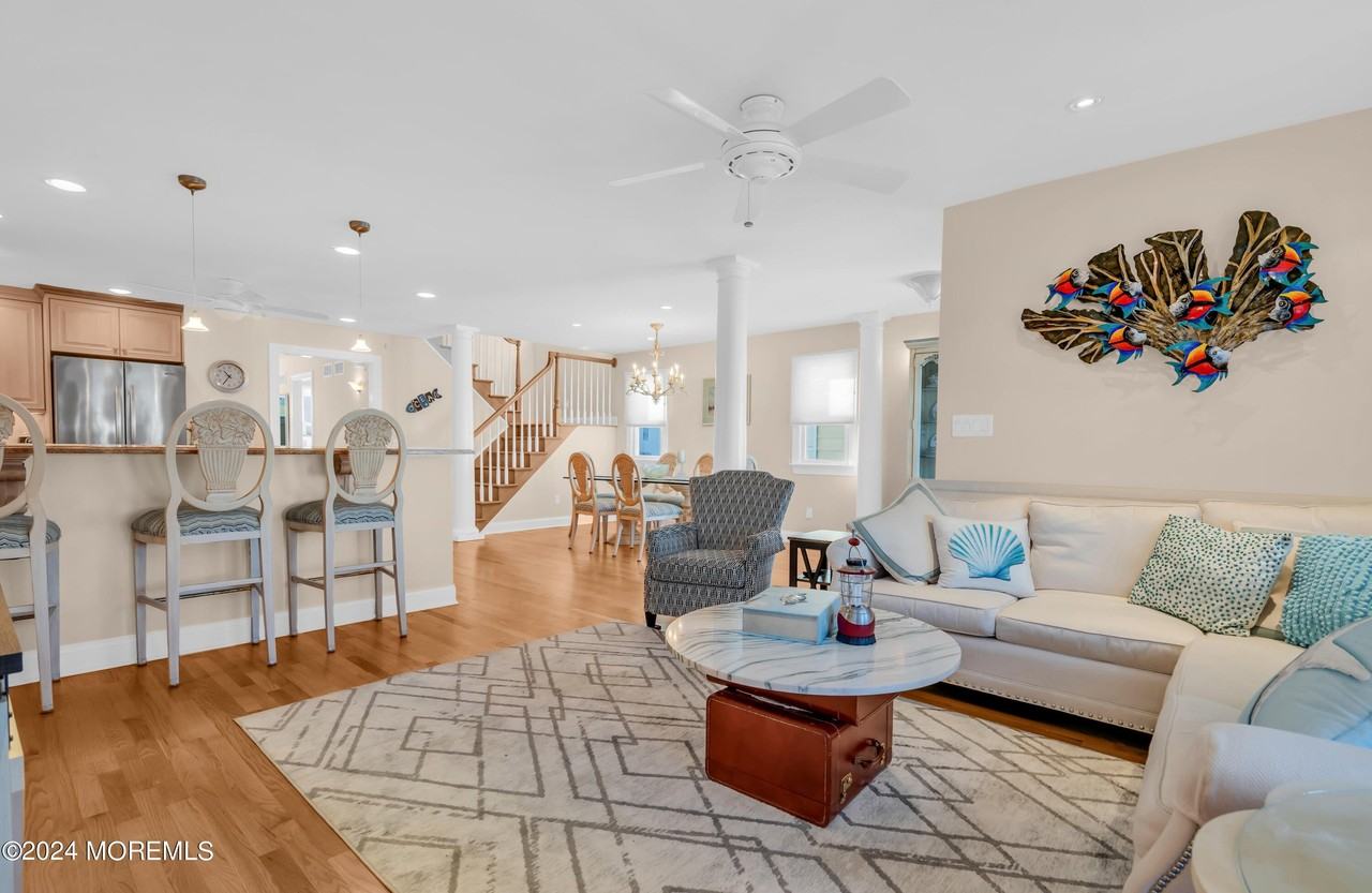 18 Meadow Ave - Photo 3 of 50