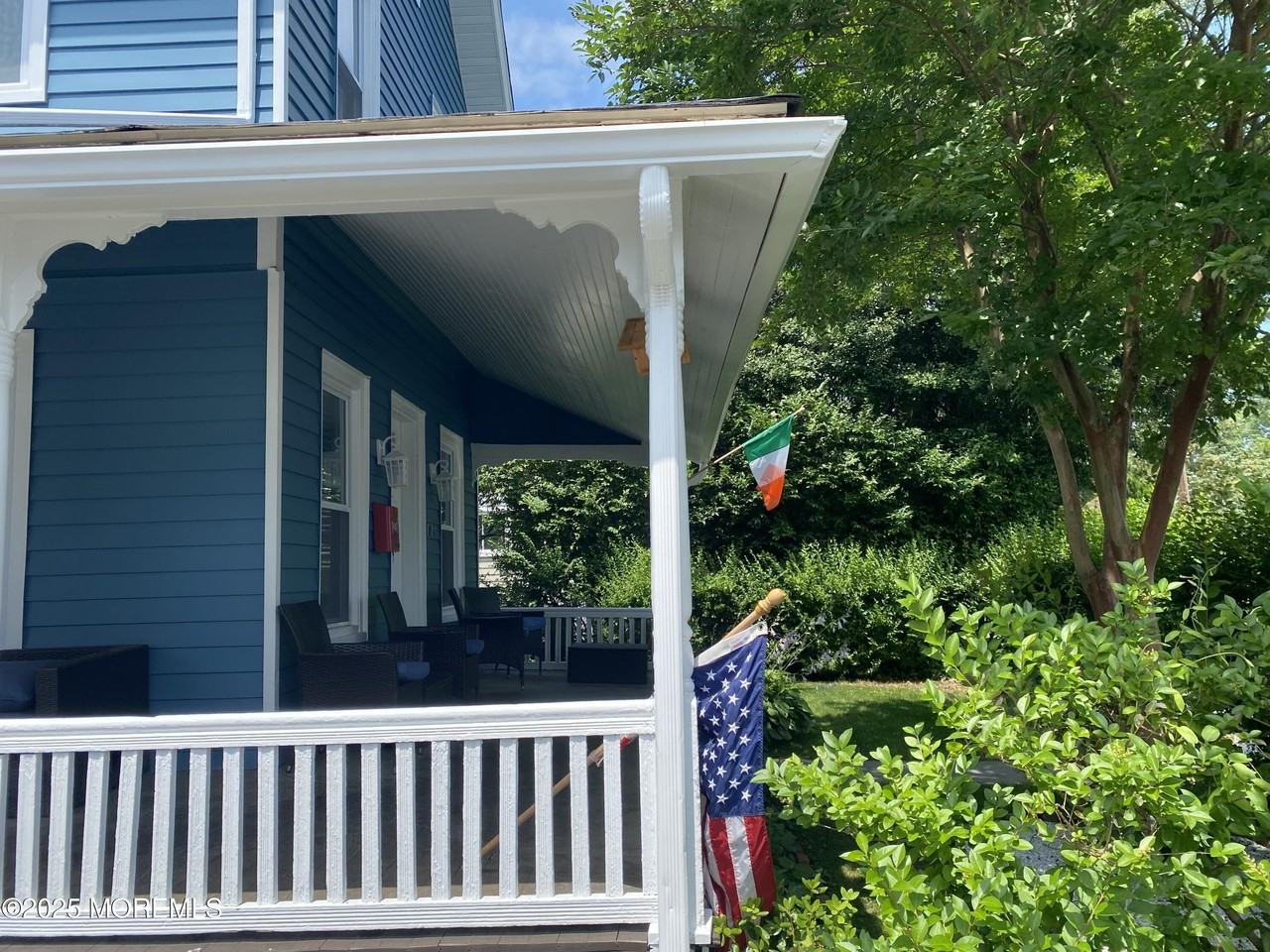 1719 Beverly Avenue unit: Front - Photo 3 of 18