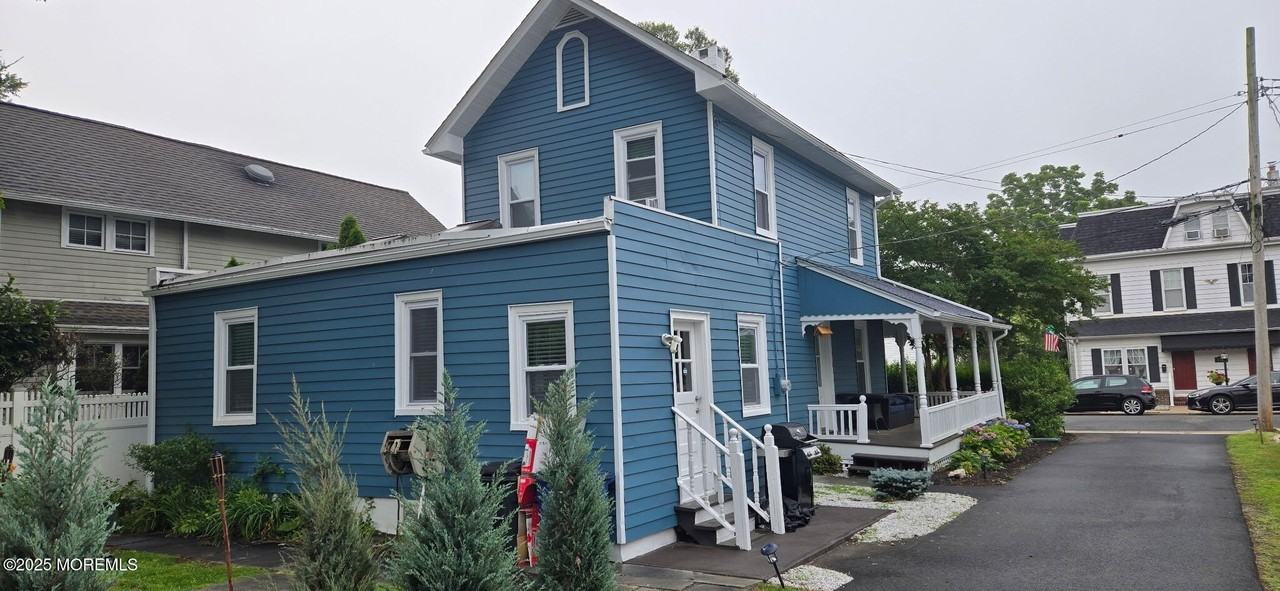 1719 Beverly Avenue unit: Front - Photo 4 of 18