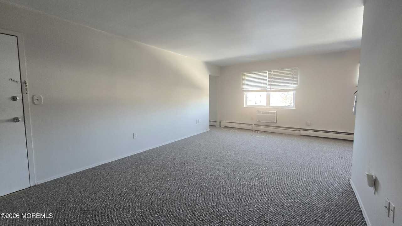 39 Manchester Ct Apt G #G - Photo 4 of 14