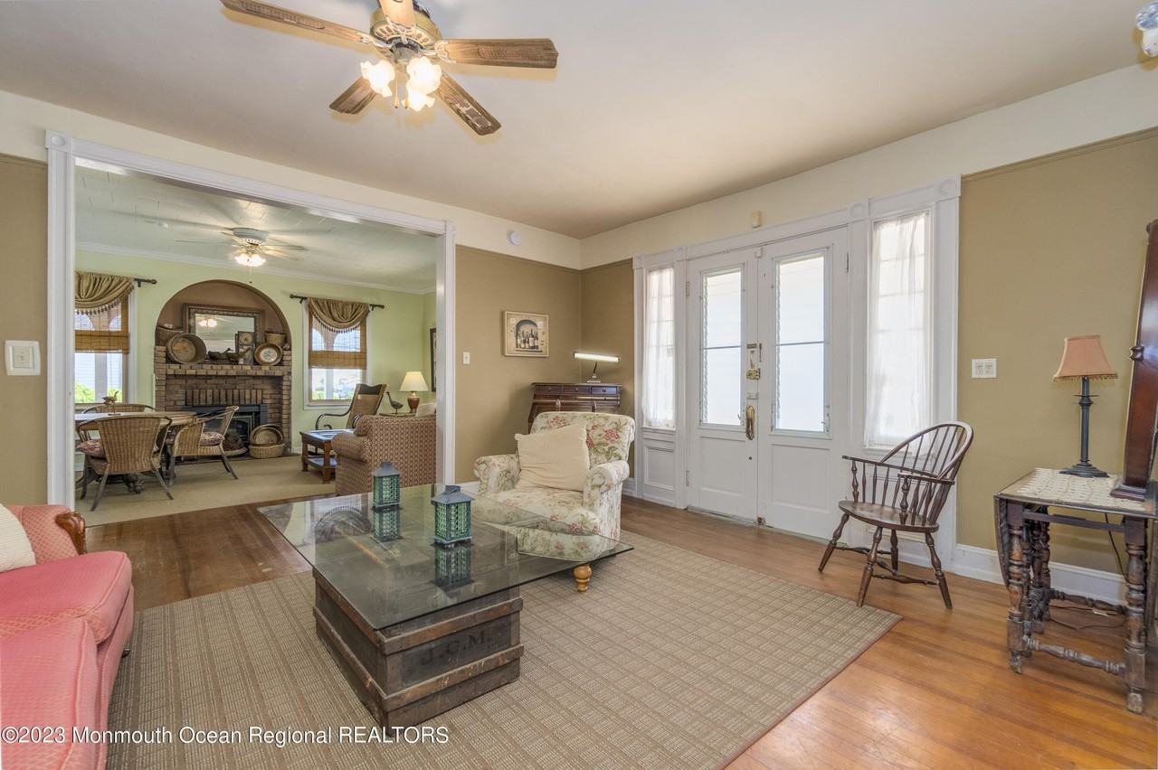 34 4th Ave - Photo 5 of 38