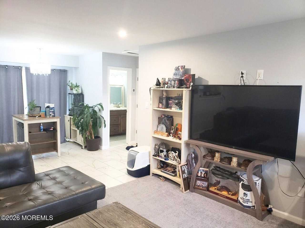 45 Old Millstone Dr Unit 4 #4 - Photo 5 of 11