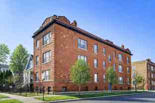 3047 W Berteau Ave Apt 1 #1 - Photo 1 of 1