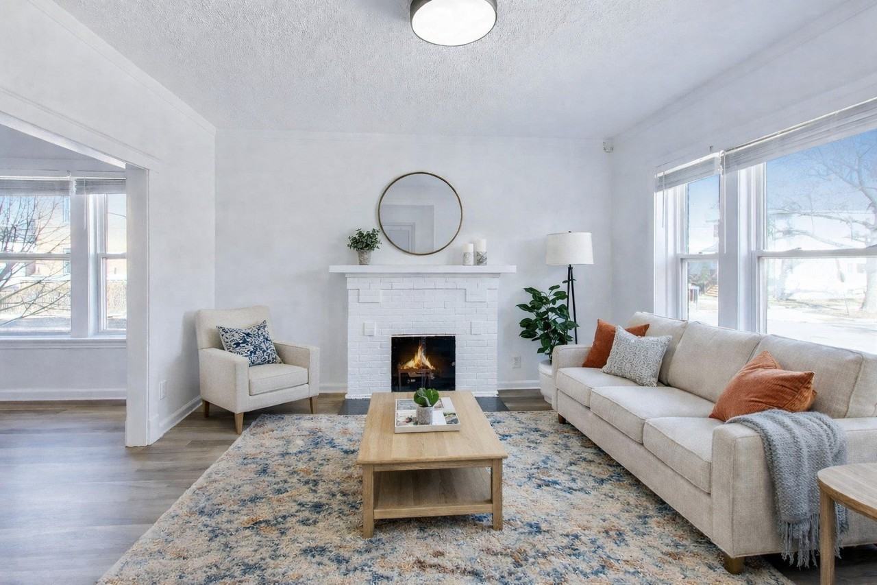 3047 W Berteau Ave Apt 1 #1 - Photo 2 of 11