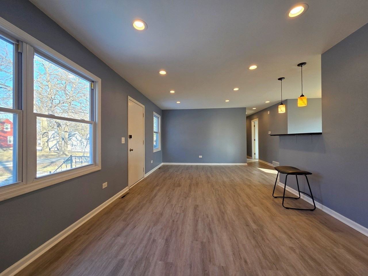 817 Tomahawk Trl - Photo 2 of 22