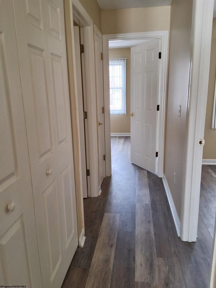 208 Mountain Golf Dr - Photo 7 of 10