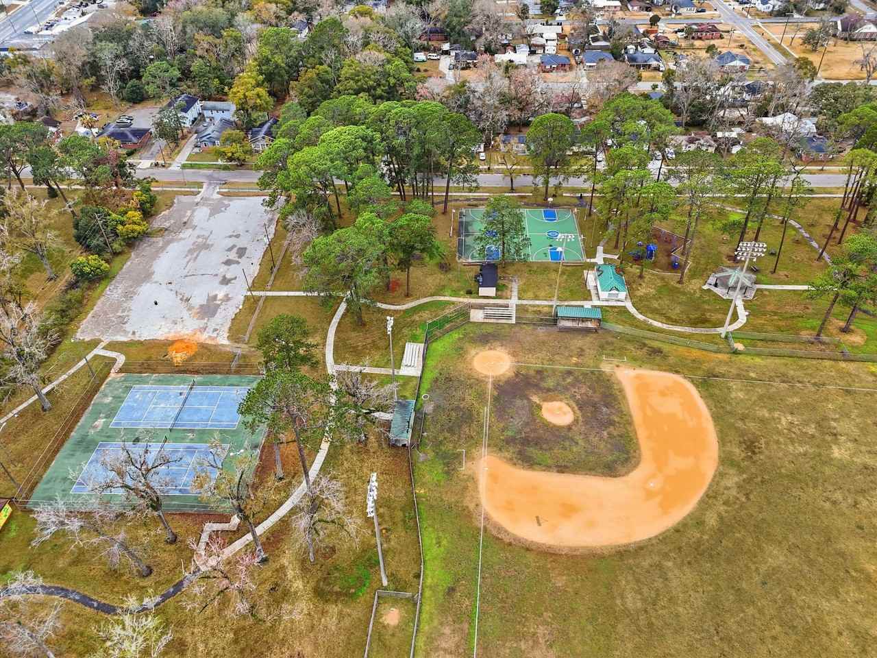 Mackinaw St - Photo 2 of 12