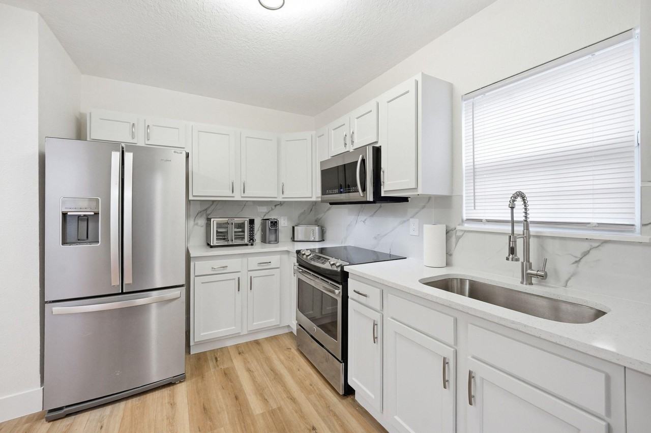 Mackinaw St - Photo 3 of 12