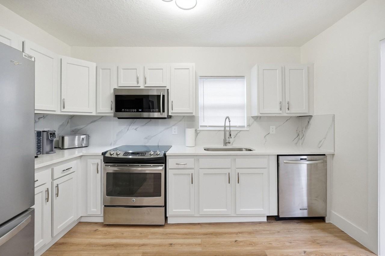 Mackinaw St - Photo 5 of 12