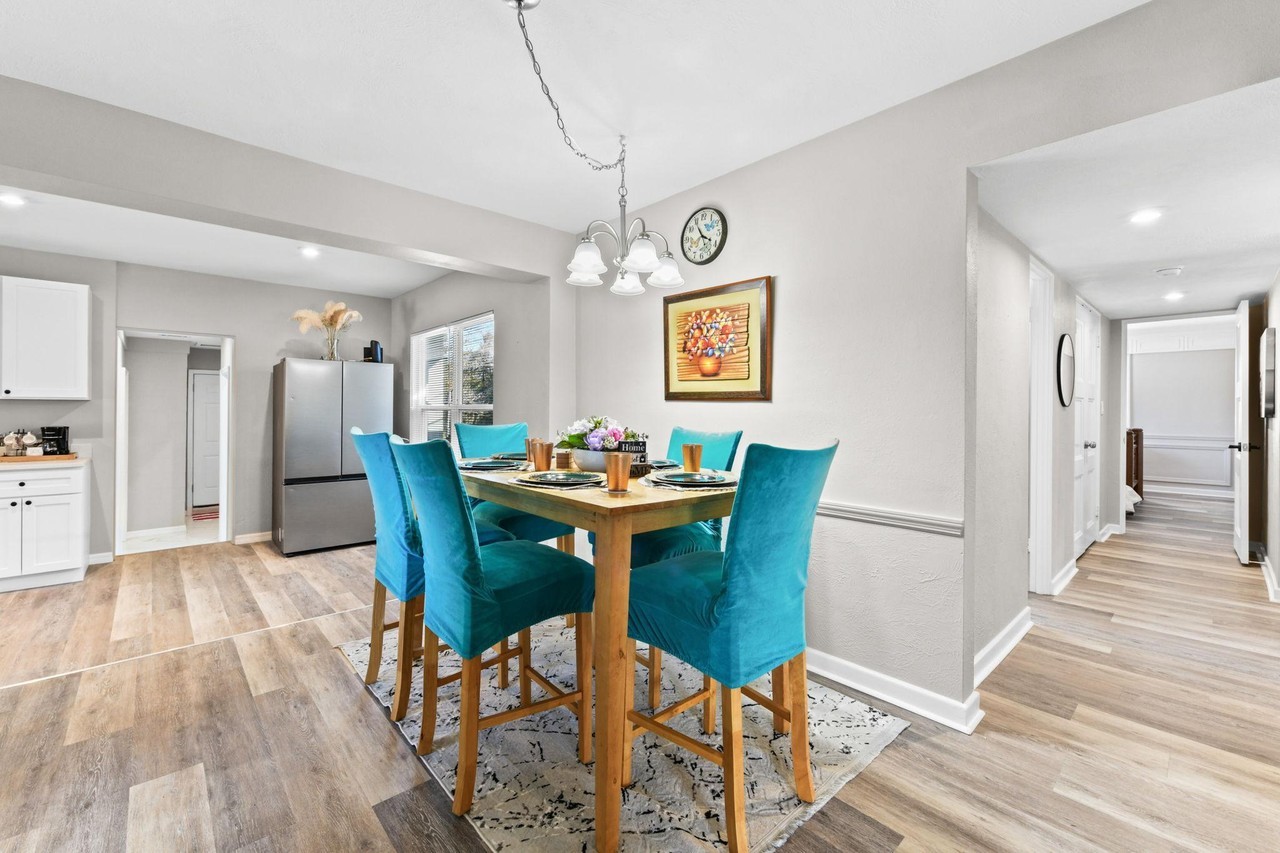 N Dollins Ave - Photo 2 of 19