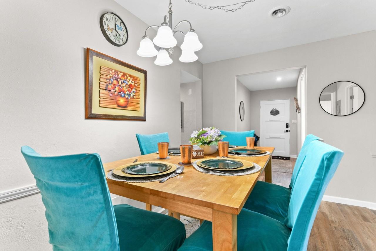 N Dollins Ave - Photo 3 of 19