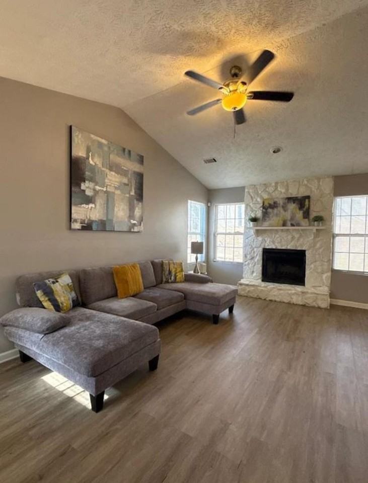 Glen Haven Dr - Photo 3 of 4