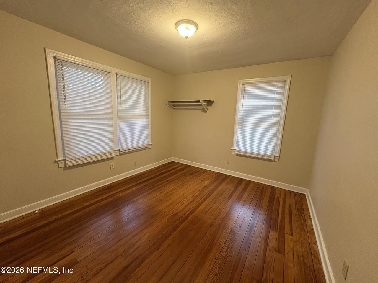 859 Saint Clair St - Photo 7 of 9