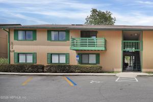 featured image of 3765 Crown Point Rd Apt 13 #13