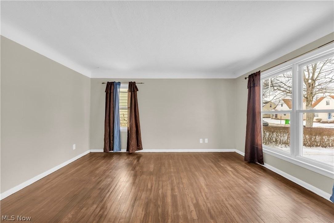 12918 Eastwood Blvd - Photo 4 of 26