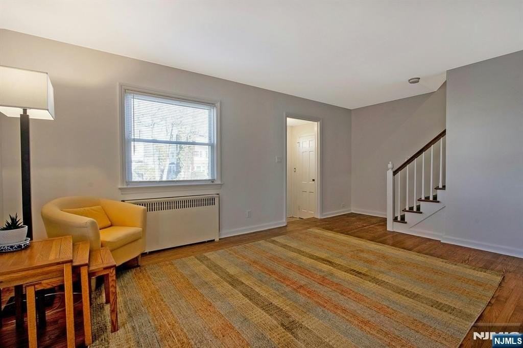 120 Van Buren Ave - Photo 2 of 15