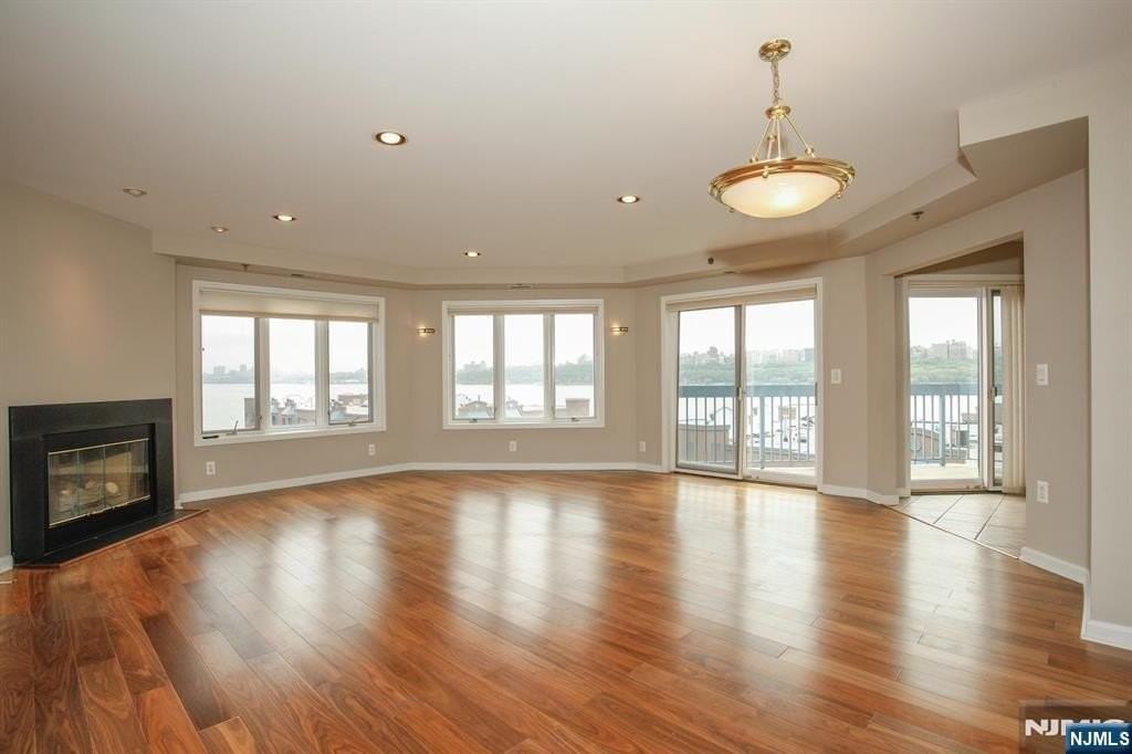 602 Rutledge Ct - Photo 3 of 27