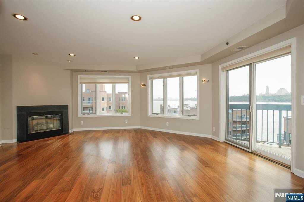 602 Rutledge Ct - Photo 4 of 27