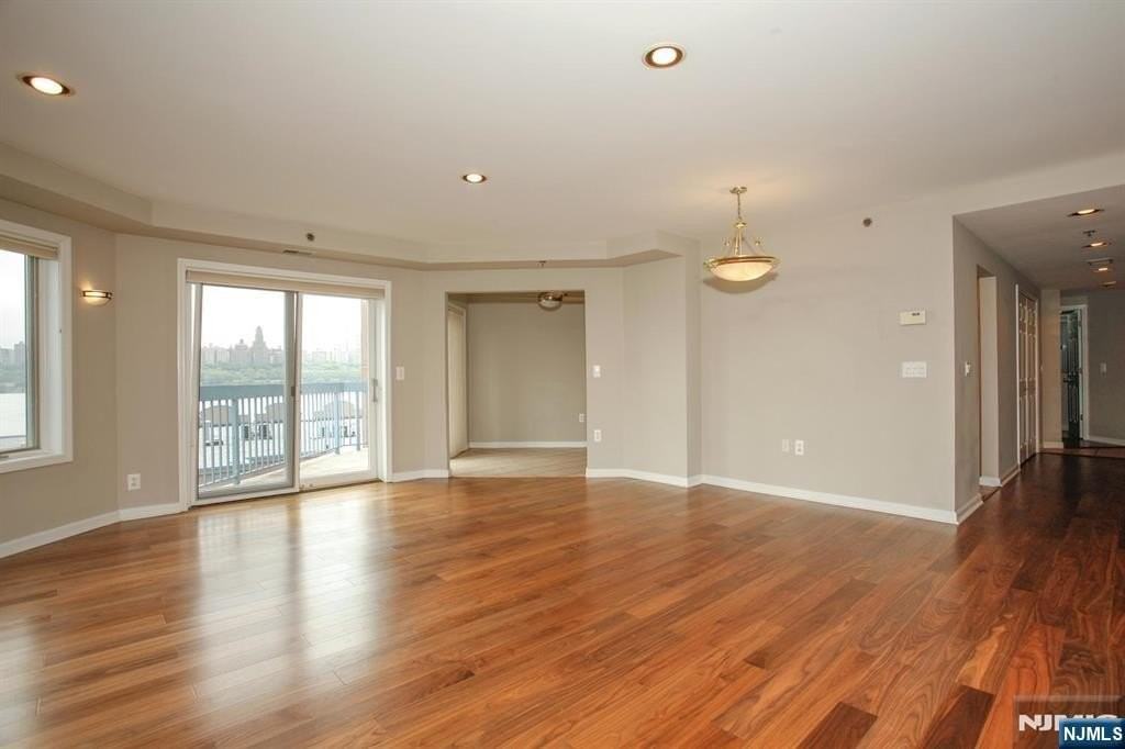 602 Rutledge Ct - Photo 5 of 27