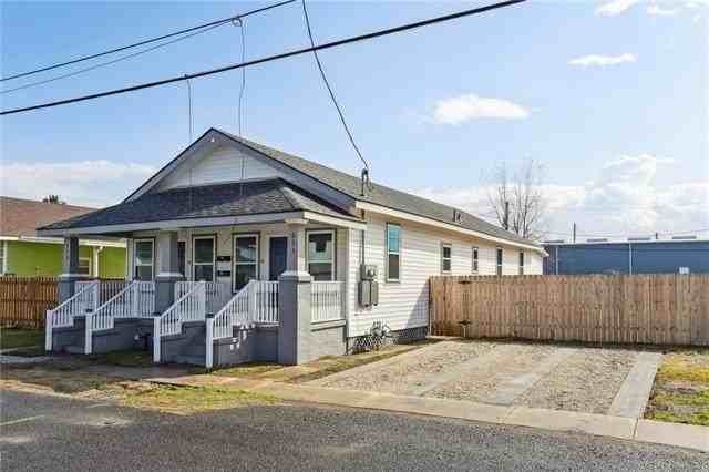 273 Brooklyn Ave - Photo 2 of 13