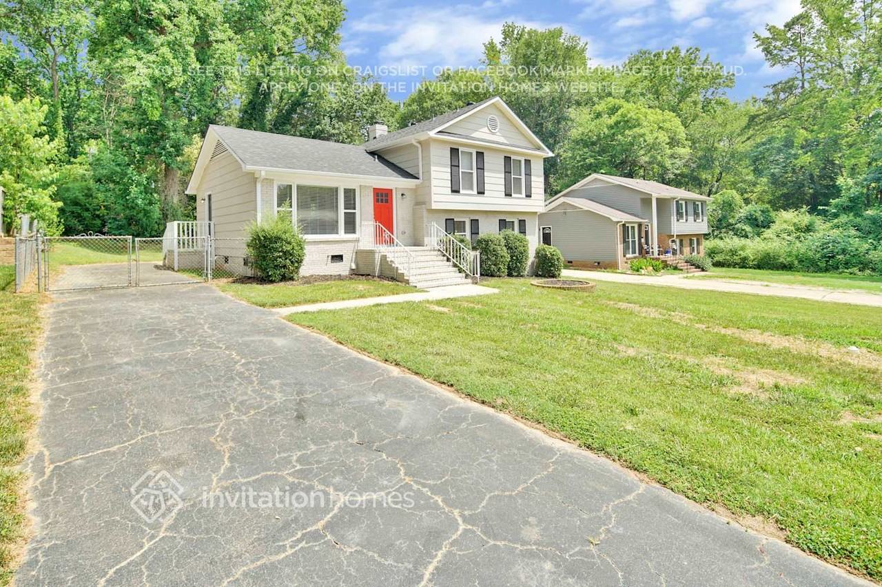 6301 Old Coach Rd - Photo 2 of 29