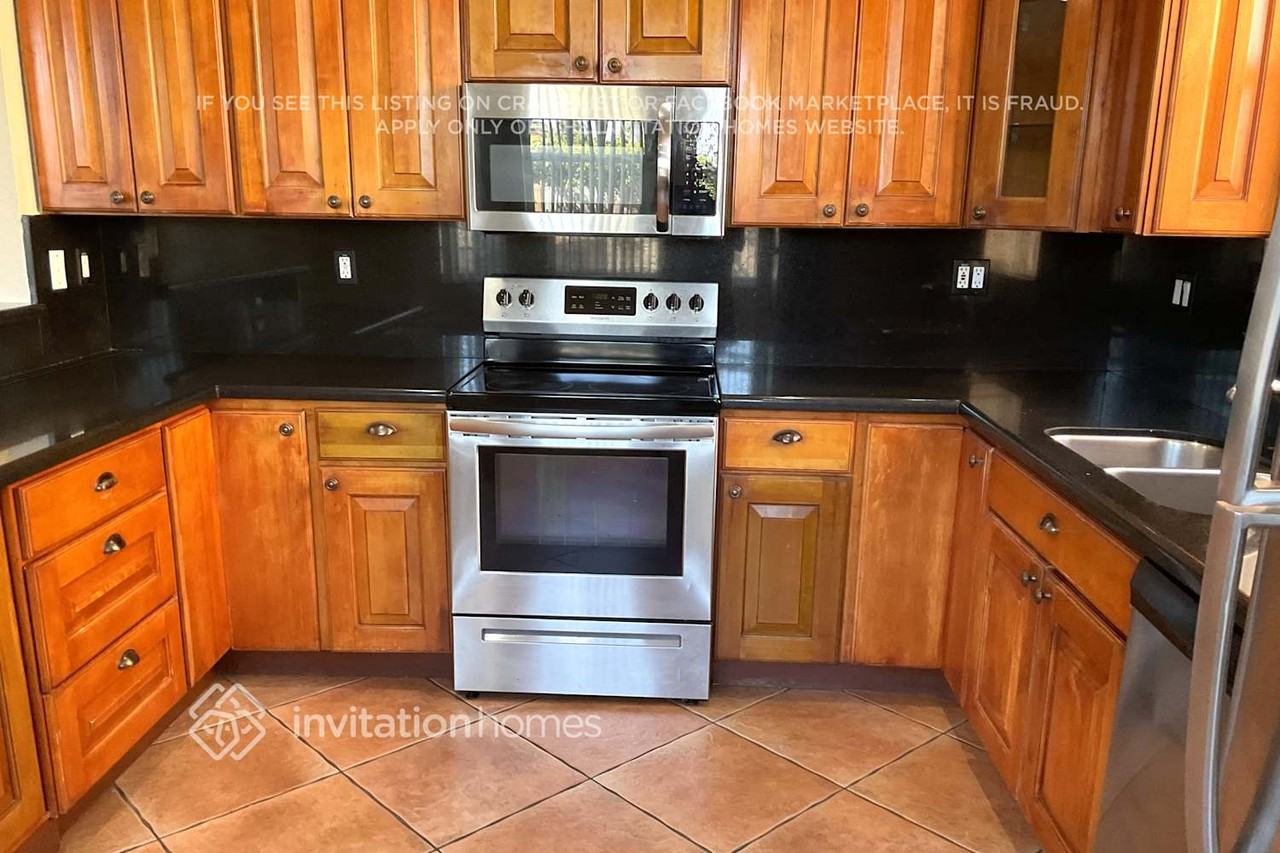 6601 Sw 162nd Ct - Photo 6 of 15