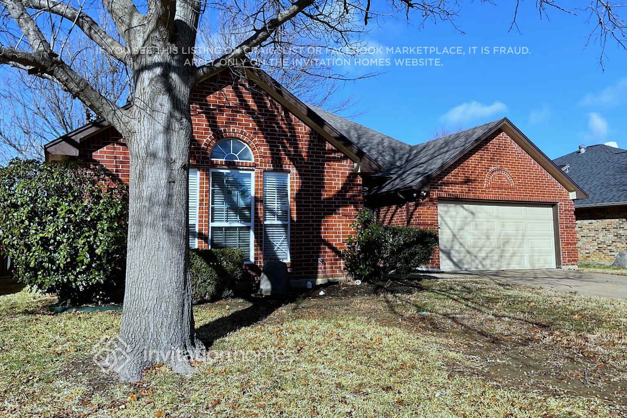 1427 New Haven Dr - Photo 2 of 19