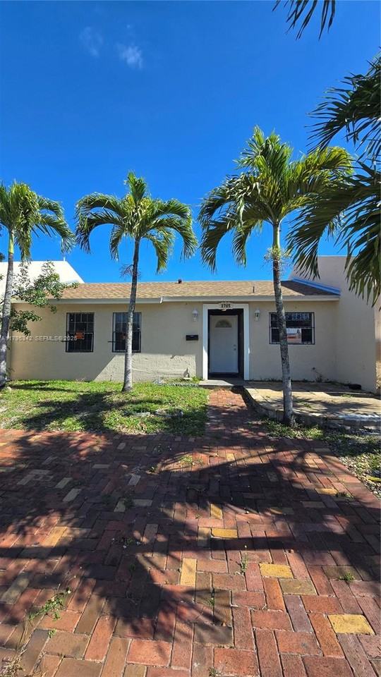 2705 Northwest 204th Lane - Photo 3 of 11